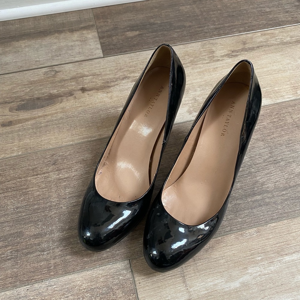 Ann taylor black pump